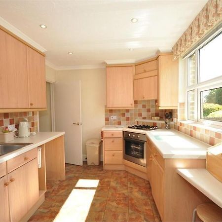 Staines-upon-Thames Thames View Apartments מראה חיצוני תמונה