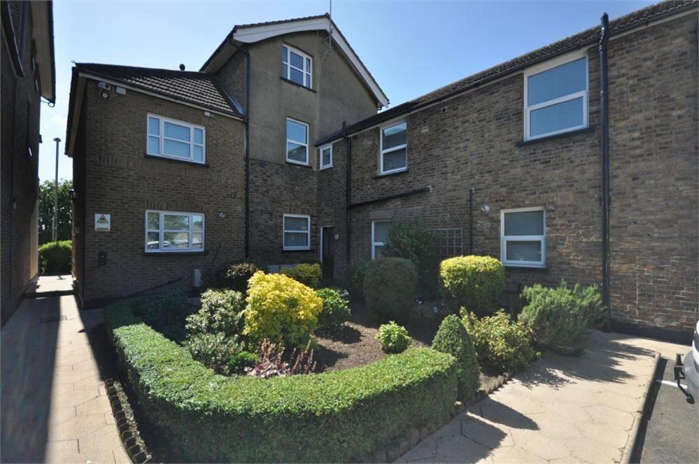 Staines-upon-Thames Thames View Apartments מראה חיצוני תמונה
